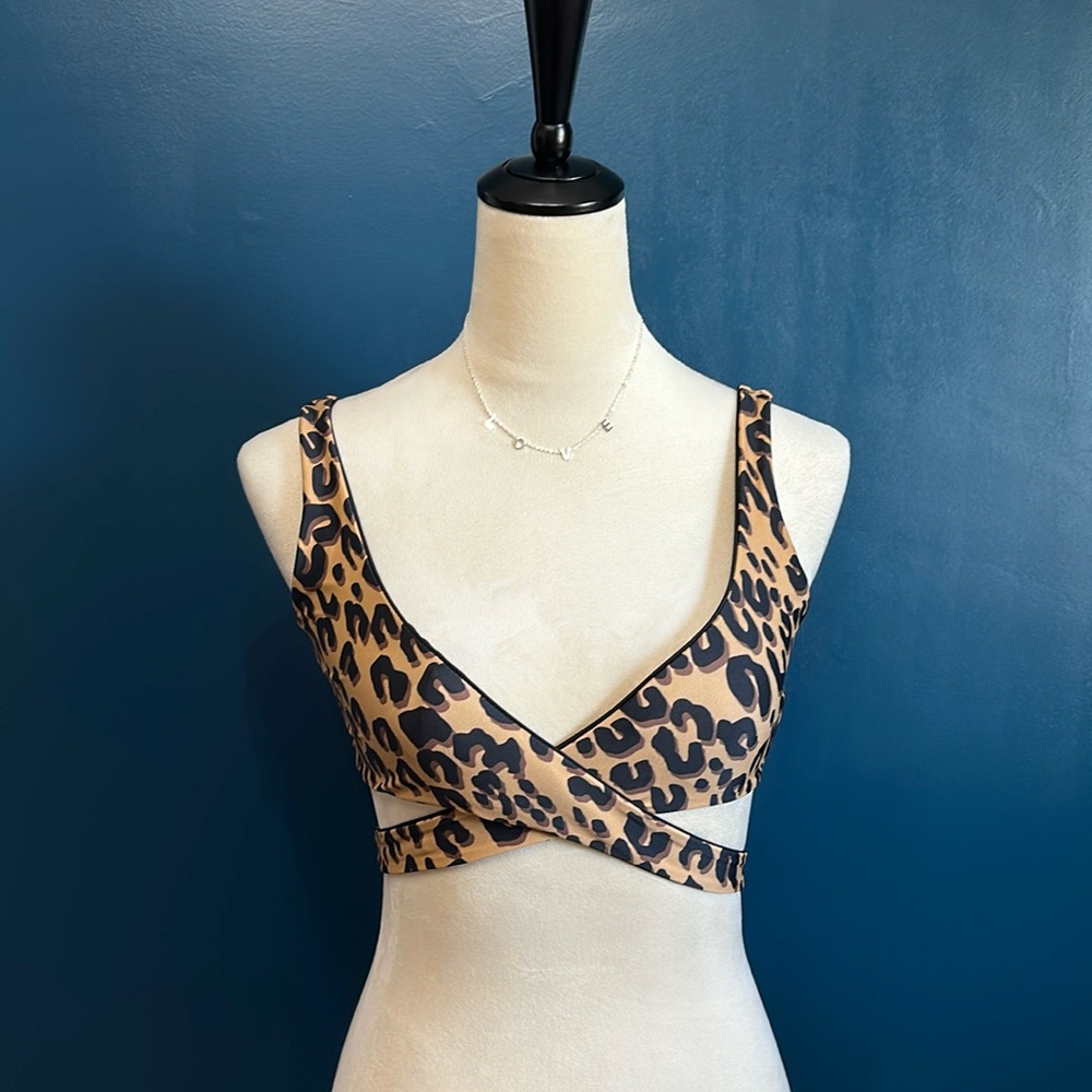 MANDALAY SWIMWEAR Reversible Animal Print Cheetah Bikini Top NWT Size Small